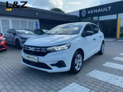 Gebraucht Dacia Sandero Essentiel 91 PS (66 kW) 2024 Is weiß Limousine