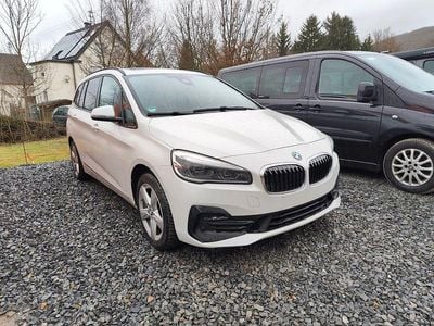 Gebraucht BMW 220 Gran Tourer Sport Line 190 PS (139 kW) 2019 Weiß Van / Kleinbus