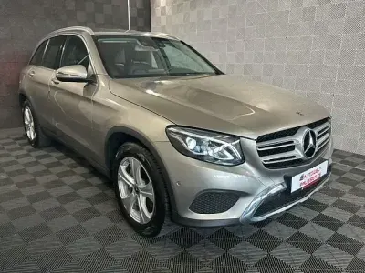 Używany Mercedes GLC220 Exclusive 170 KM (125 kW) 2019 Srebrny Sedan/Limuzyna