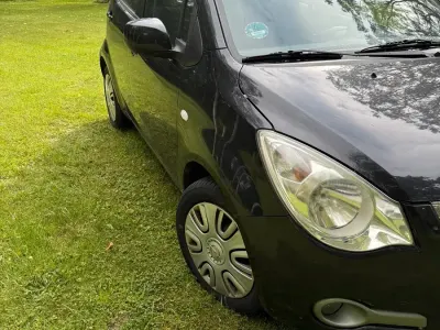 Gebraucht Opel Agila 68 PS (50 kW) 2014 Schwarz Kleinwagen