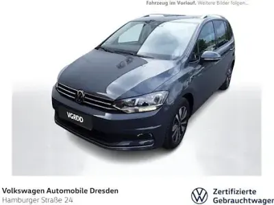 Gebraucht VW Touran Move 150 PS (110 kW) 2023 Delfingrau metallic Van / Kleinbus