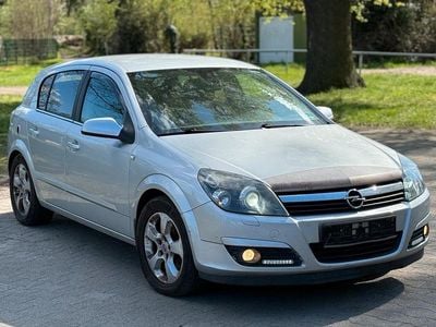 Second-hand Opel Astra 125 CP (91 kW) 2004 Argintiu Hatchback