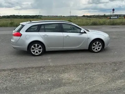 Gebraucht Opel Insignia Eco 110 PS (80 kW) 2011 Silber Kombi