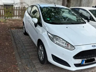 Gebraucht Ford Fiesta 75 PS (55 kW) 2017 Weiß Kleinwagen
