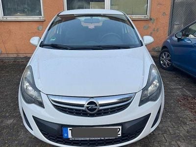 Weiß Gebraucht 2014 Opel Corsa Kleinwagen | 2.900 € (Guter Preis)