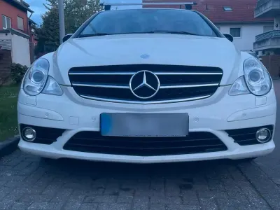 Gebraucht Mercedes R350 AMG 224 PS (164 kW) 2009 Weiß Van / Kleinbus