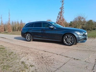 Gebraucht Mercedes C180 116 PS (85 kW) 2015 Grau Limousine