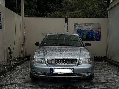 Silber Gebraucht 1996 Audi A4 Limousine | 2.800 €