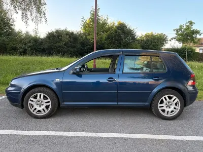 Gebraucht VW Golf IV 101 PS (74 kW) 2003 Blau Kleinwagen