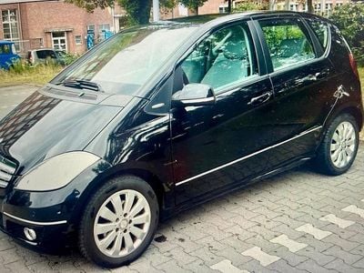 Gebraucht Mercedes A160 Avantgarde 82 PS (60 kW) 2010 Schwarz Kleinwagen