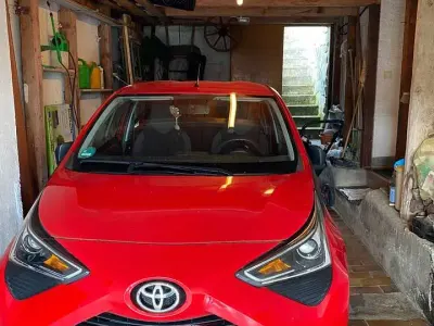 Gebraucht Toyota Aygo Business Edition 72 PS (52 kW) 2021 Rot Kleinwagen