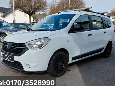 Gebraucht Dacia Lodgy Ambiance 102 PS (75 kW) 2018 Weiß Van / Kleinbus