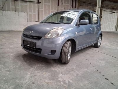 Gebraucht Daihatsu Sirion 91 PS (66 kW) 2010 Silber Kleinwagen