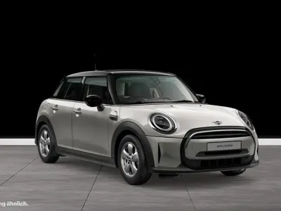 Gebraucht Mini Cooper 136 PS (100 kW) 2023 Melting silver iii Kleinwagen