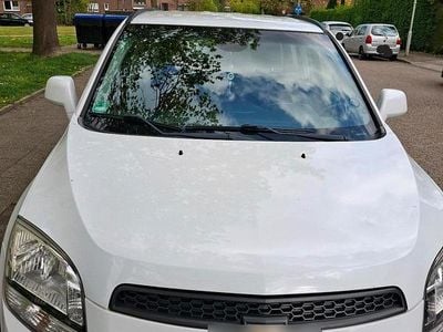 Second-hand Chevrolet Orlando 141 CP (103 kW) 2011 Alb Monovolum