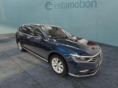 Blau Gebraucht 2024 VW Passat Elegance Kombi | 34.590 € (Fairer Preis)