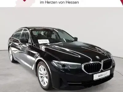 Gebraucht BMW 530 Sport Line 286 PS (210 kW) 2023 Schwarz Limousine