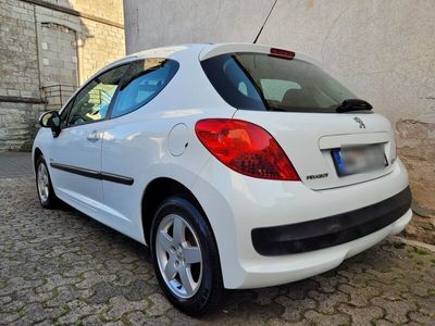 gebraucht Peugeot 207 Urban Move 1.4l TÜV 01/25 180000 km