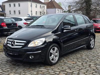 Gebraucht Mercedes B200 140 PS (102 kW) 2011 Schwarz Van / Kleinbus