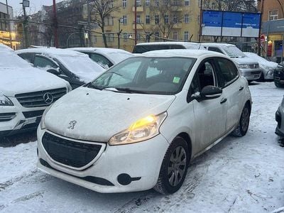 Gebraucht Peugeot 208 Access 68 PS (50 kW) 2013 Weiß Kleinwagen