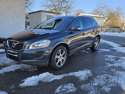 Grau Gebraucht 2010 Volvo XC60 SUV | 9.400 €