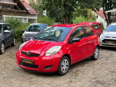 Gebraucht Toyota Yaris Cool 69 PS (50 kW) 2010 Rot Kleinwagen