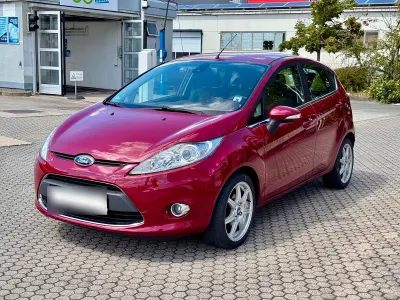 Gebraucht Ford Fiesta 82 PS (60 kW) 2009 Rot Kleinwagen