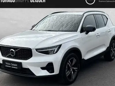 Gebraucht Volvo XC40 Plus 197 PS (144 kW) 2025 Crystal weiß perleffekt SUV