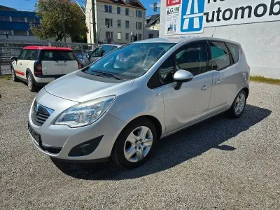 Używany Opel Meriva Design Edition 101 KM (74 kW) 2011 Srebrny Minivan
