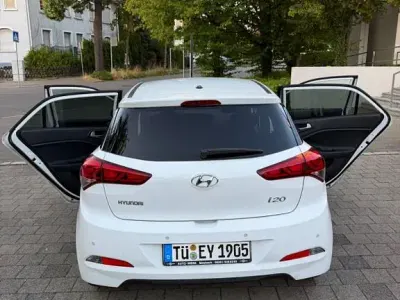 Gebraucht Hyundai i20 Trend 84 PS (61 kW) 2016 Weiß Limousine