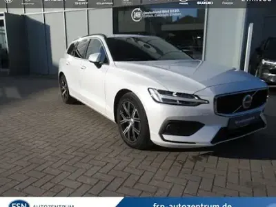 Second-hand Volvo V60 Core 163 CP (119 kW) 2024 Alb Break