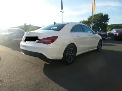 Gebraucht Mercedes CLA180 Style 122 PS (89 kW) 2018 Weiß Limousine
