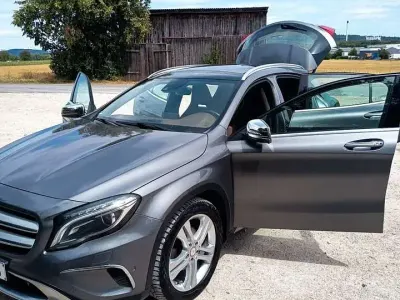 Gebraucht Mercedes GLA200 Urban 156 PS (114 kW) 2013 Grau SUV