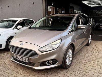 Gebraucht Ford S-MAX Titanium 179 PS (131 kW) 2016 Grau Van / Kleinbus