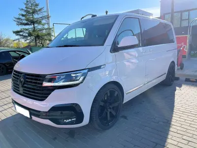 Gebraucht VW Multivan Highline 199 PS (146 kW) 2020 Weiß Van / Kleinbus