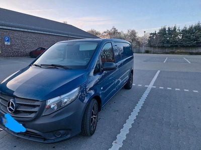 Second-hand Mercedes Vito 114 CP (83 kW) 2015 Albastru Van