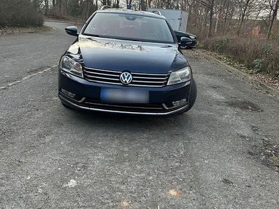 Usata VW Passat R-line 177 CV (130 kW) 2014 Blu Station wagon