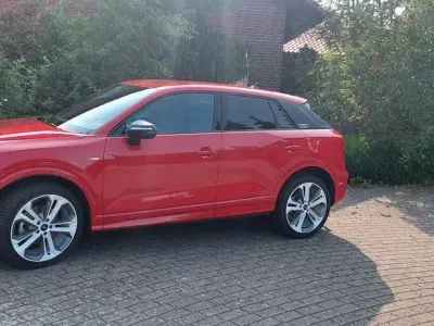 Gebraucht Audi Q2 S-Line 150 PS (110 kW) 2023 Rot SUV