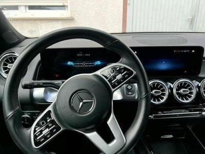 Mercedes GLB200