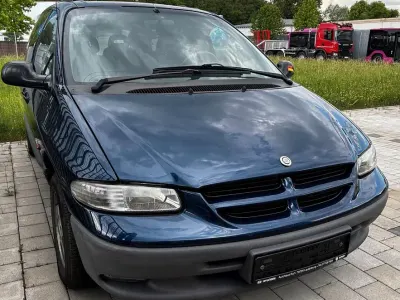 Gebraucht Chrysler Voyager 158 PS (116 kW) 2000 Blau Van / Kleinbus