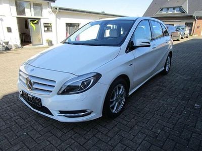 Gebraucht Mercedes B200 156 PS (114 kW) 2012 Calcitweiss  unilack Van / Kleinbus