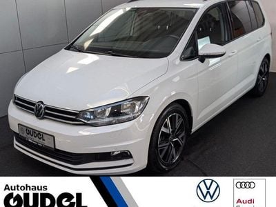 Gebraucht VW Touran Comfortline 122 PS (89 kW) 2023 Weiß Van / Kleinbus