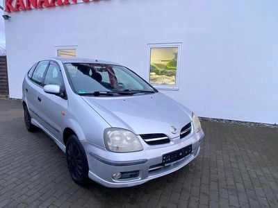 Nissan Almera Tino