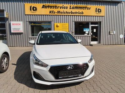 Gebraucht Hyundai i30 Trend 120 PS (88 kW) 2020 Weiß Kombi