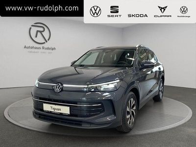 Delfingrau metallic Neu 2025 VW Tiguan Life SUV | 37.879 €