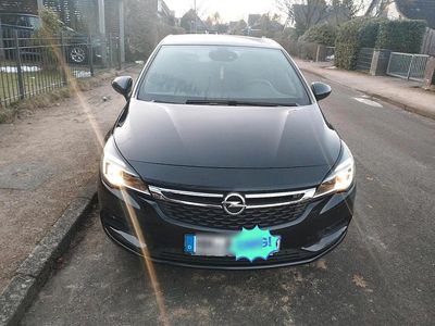 Schwarz Gebraucht 2016 Opel Astra Limousine | 6.990 € (Fairer Preis)