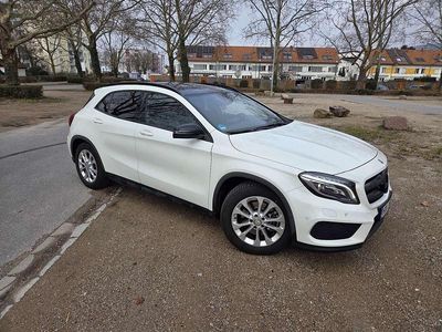 Gebraucht Mercedes GLA220 AMG line 170 PS (125 kW) 2015 Weiß SUV