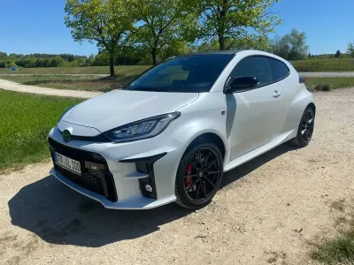 Used Toyota Yaris 261 HP (191 kW) 2024 White Hatchback