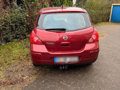 Gebraucht Nissan Tiida 115 PS (84 kW) 2008 Rot Kleinwagen