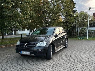 Gebraucht Mercedes ML320 224 PS (164 kW) 2005 Schwarz SUV